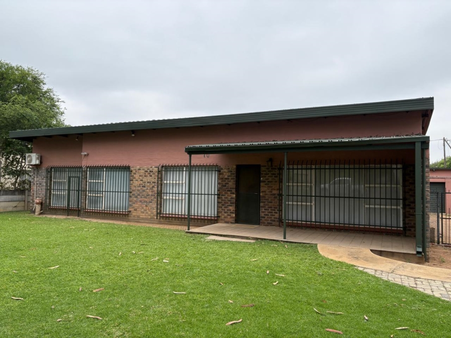 4 Bedroom Property for Sale in Leeudoringstad North West